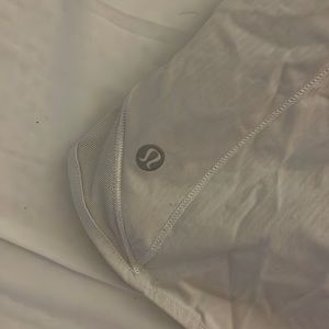 LULULEMON WHITE SHORTS